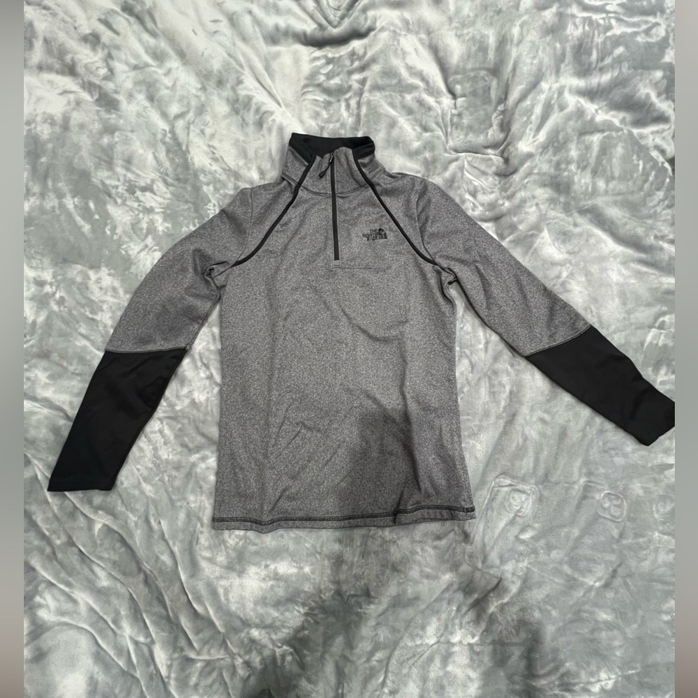 Northface Women’s Gray and Black Pullover - Small
